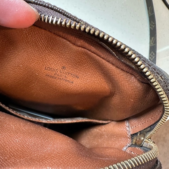 Louis Vuitton Bag - Picture 7 of 16